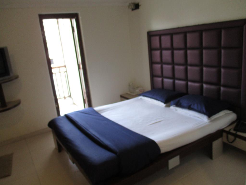 Hotel Park Shilton Мумбаи Экстерьер фото
